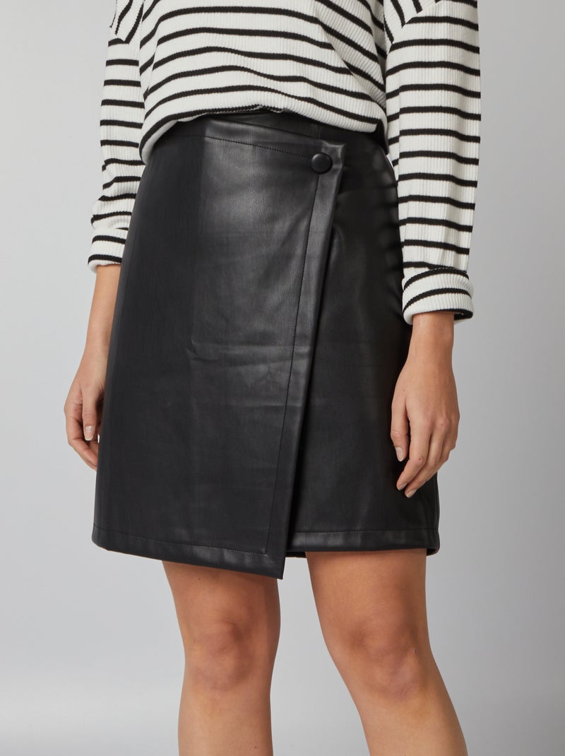 Falda cruzada con botón negro - Kiabi