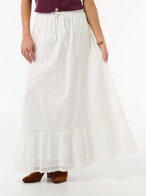 Falda larga acampanada con macramé - Kiabi