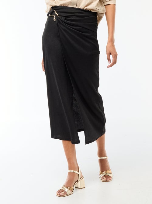 Falda larga con hebilla dorada en la cintura - Kiabi