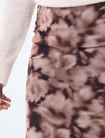 Falda larga de malla con estampado floral