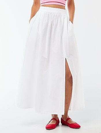 Falda larga y amplia acampanada