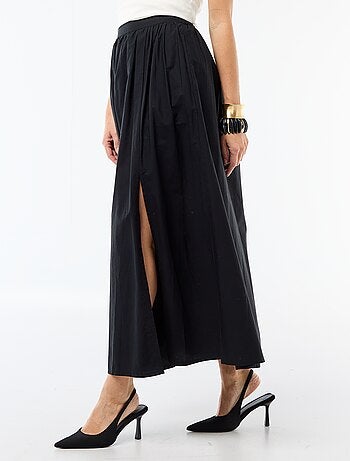 Falda larga y amplia acampanada