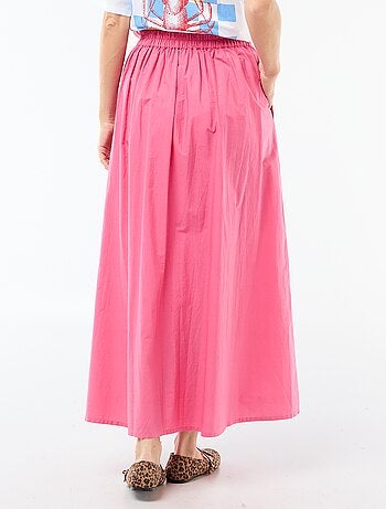 Falda larga y amplia acampanada