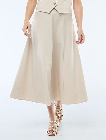 Falda midi con pinzas acampanada