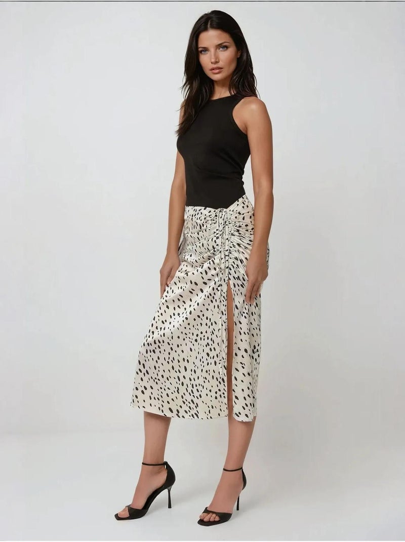 Falda midi de satén ajustada estampada con abertura Multicolor - Kiabi