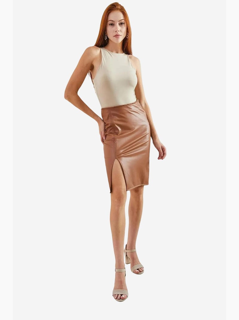 Falda midi de talle alto en piel sintética con abertura de lucci Marrón chocolate - Kiabi