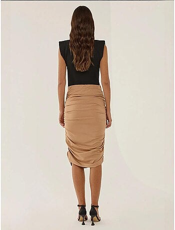 Falda midi fruncida