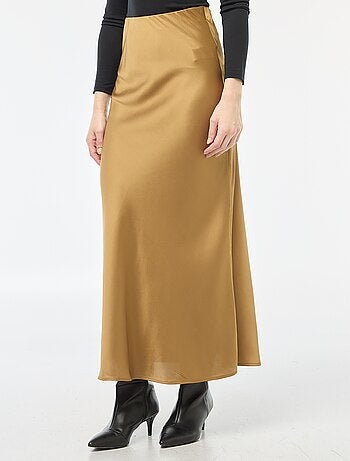 Falda midi ligera