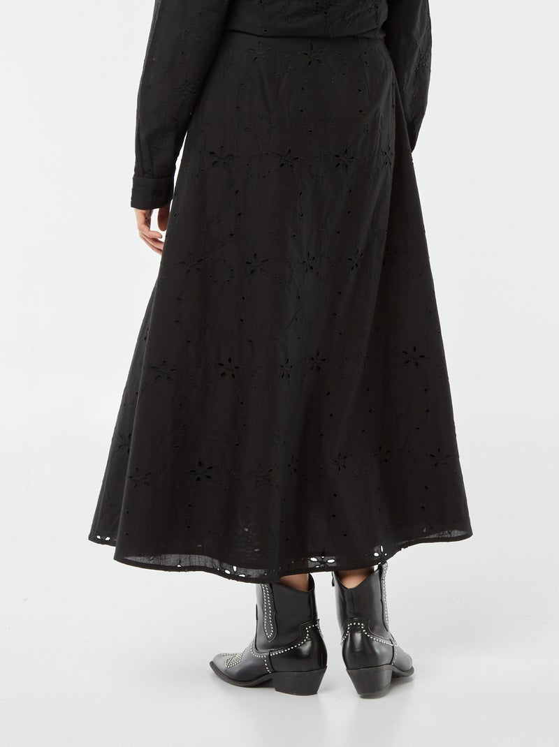 Falda midi lisa con bordado inglés negro - Kiabi