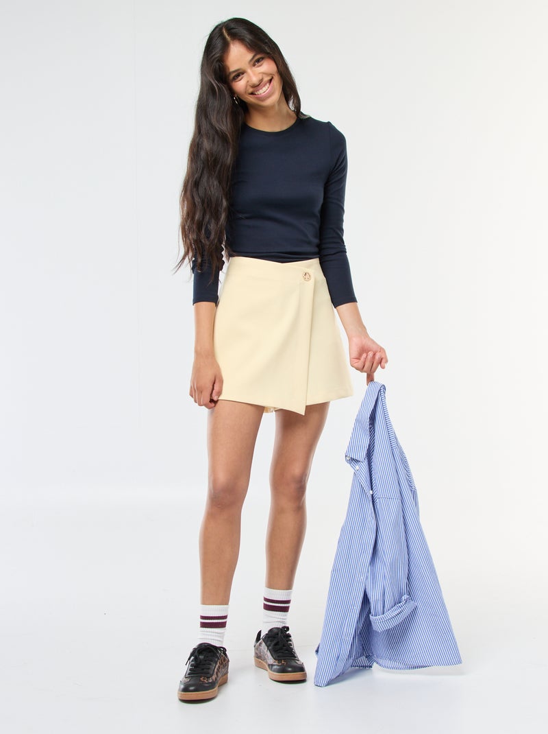 Falda pantalón asimétrica con botón dorado Amarillo - Kiabi