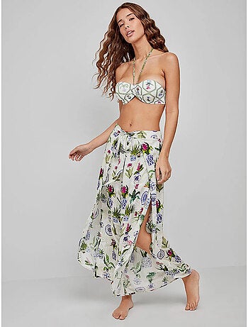 Falda pantalón con estampado tropical anudada en cintura