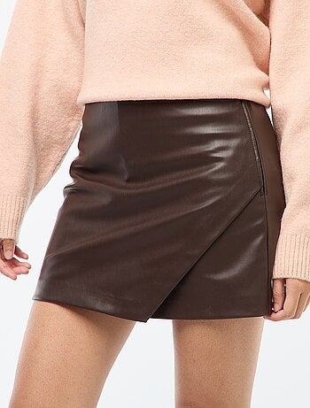 Falda pantalón corta lisa de imitación piel