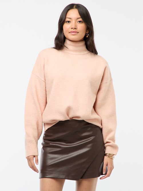 Falda pantalón corta en símil piel lisa - Kiabi