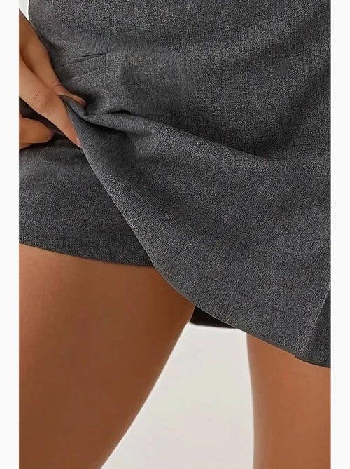 Falda pantalón corta recta de cintura alta hiccup - Kiabi Falda pantalón corta recta de cintura alta hiccup - Kiabi