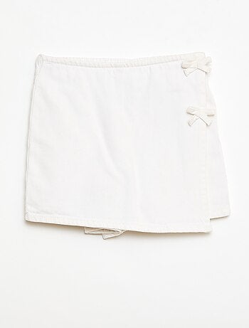 Falda pantalón corta vaquera con nudos