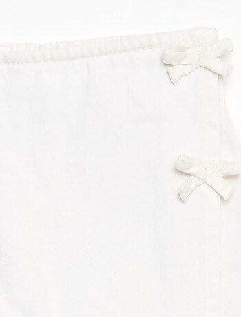 Falda pantalón corta vaquera con nudos