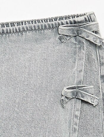 Falda pantalón corta vaquera con nudos