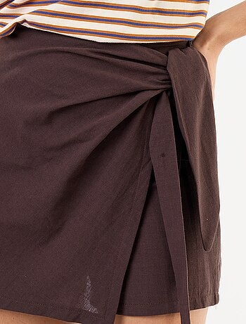Falda pantalón ligera con cinturón para anudar