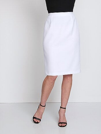 Falda recta de largo medio