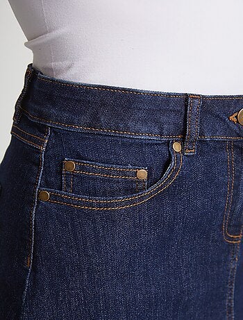 Falda vaquera elástica acampanada