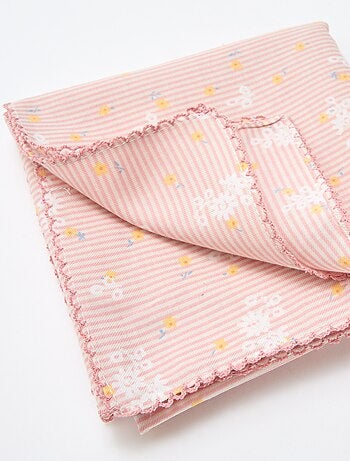 Pañuelo cuadrado estampado