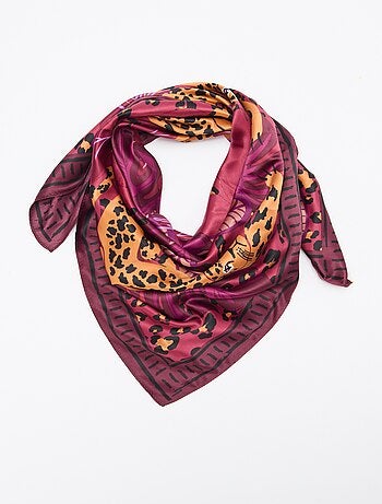 Foulard grande cuadrado con estampado