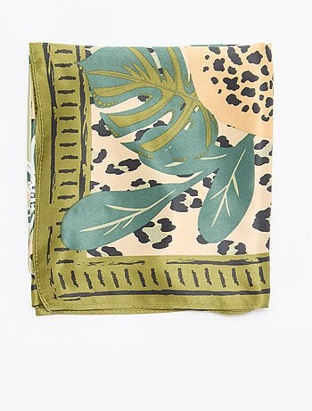 Foulard grande cuadrado con estampado