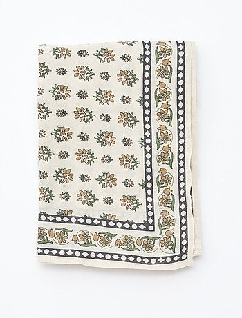 Fular amplio estampado