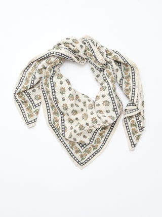 Fular amplio estampado