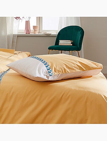 Funda de almohada de percal con ribete geométrico