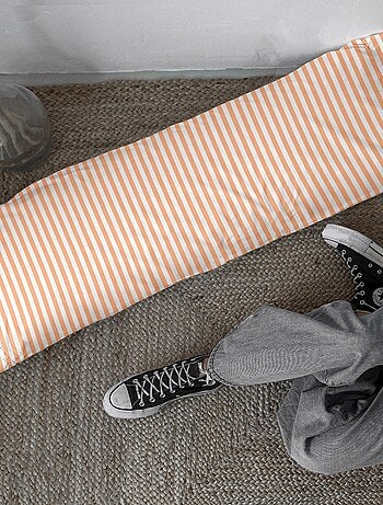 Funda de almohada Layering "Happyfriday