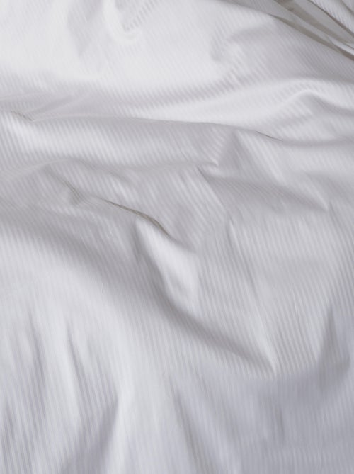 Funda de almohada satén de algodón rayas 94 hilos/cm² 43*185 cm blanco - Kiabi Funda de almohada satén de algodón rayas 94 hilos/cm² 43*185 cm blanco - Kiabi