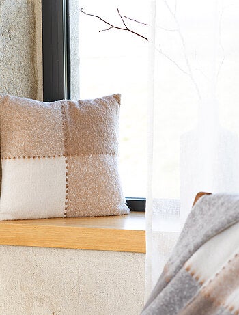 Funda de cojín a cuadros con aspecto mohair