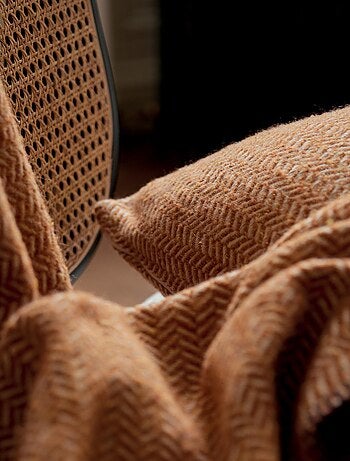 Funda de cojín de lana con patrón de espiga