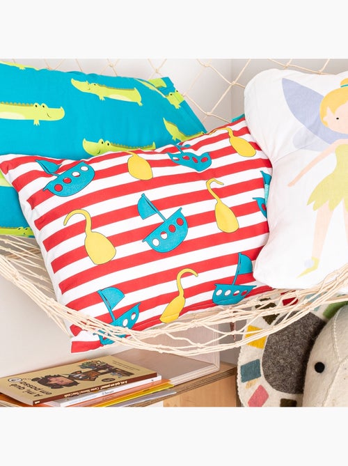 Funda de cojín Flying boy "Happyfriday" - Kiabi