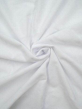 Funda impermeable con elásticos.