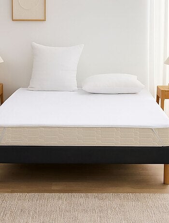 Funda impermeable con elásticos.