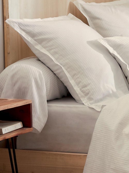 Fundas de almohadón con estilo de gran hotel - Kiabi Fundas de almohadón con estilo de gran hotel - Kiabi