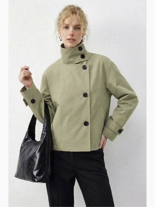 Gabardina corta con cuello mao lucci - Kiabi Gabardina corta con cuello mao lucci - Kiabi