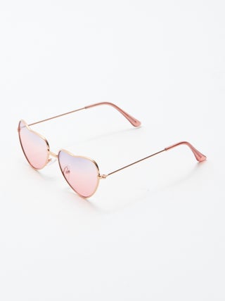 Gafas de sol con forma de corazón