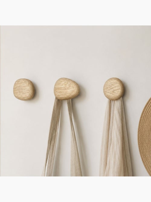 Ganchos de pared de madera, forma orgánica - Kiabi Ganchos de pared de madera, forma orgánica - Kiabi