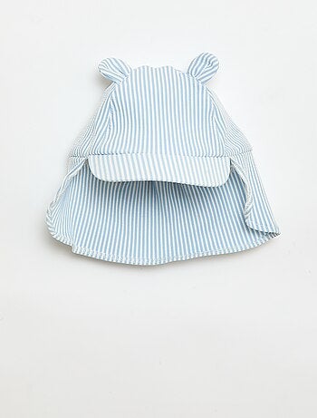 Gorra a rayas con cubrenuca y orejas