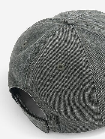 Gorra ajustable con velcro