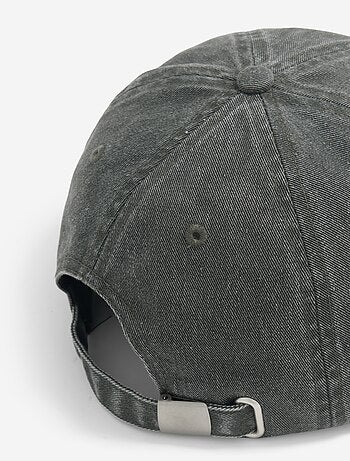 Gorra ajustable con velcro