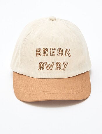 Gorra bordada en tejido