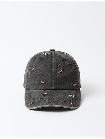 Gorra bordada, mo fashion