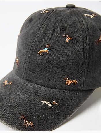 Gorra bordada, mo fashion