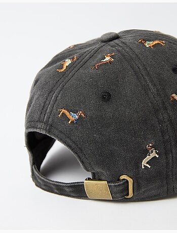 Gorra bordada, mo fashion