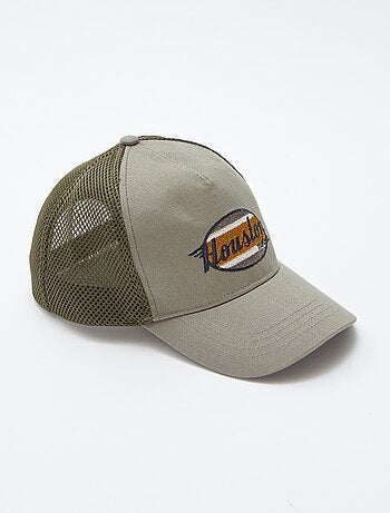 Gorra con bordado