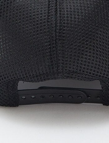 Gorra con bordado